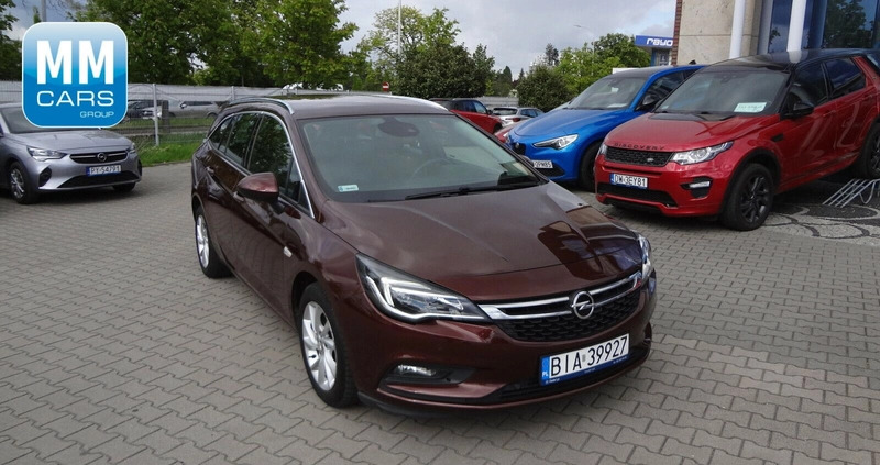 Opel Astra cena 58850 przebieg: 113081, rok produkcji 2017 z Wiązów małe 191